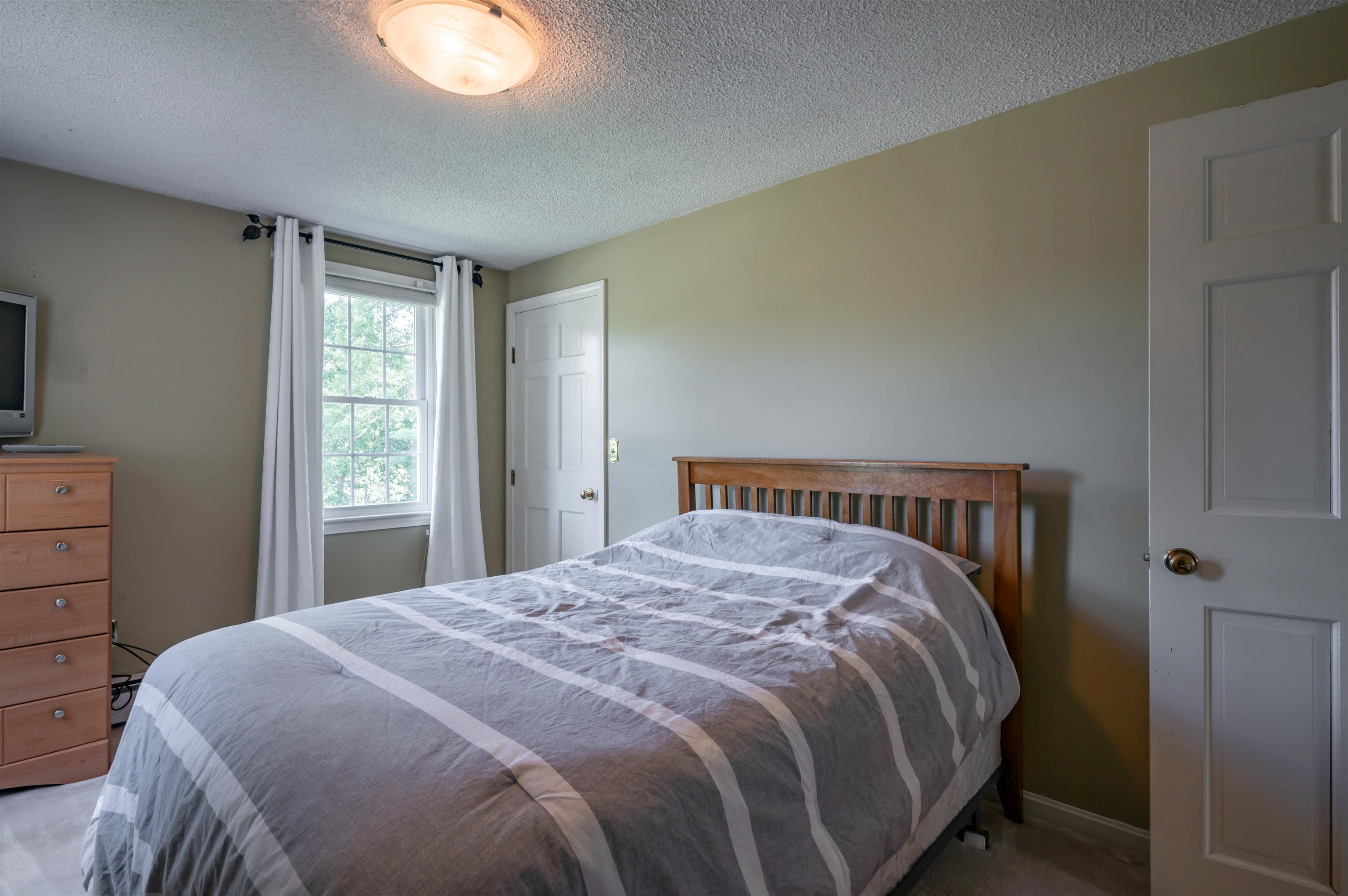 22 Beechwood Road Hudson, NH 03051 - Photo 40 of 60