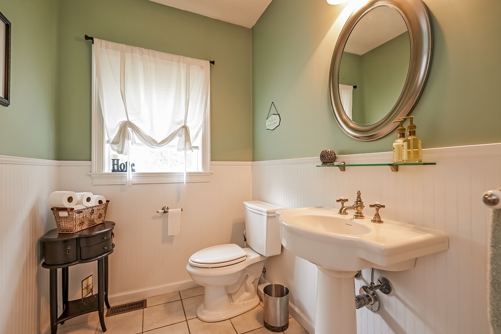 508 Old Dunstable Road Groton, MA 01450 - Photo 11 of 30 Gallery Image 11