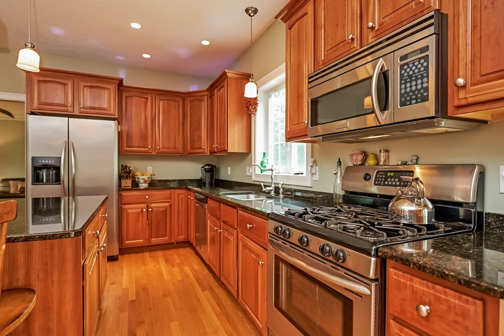 508 Old Dunstable Road Groton, MA 01450 - Photo 7 of 30 Gallery Image 7