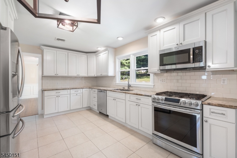 40 Old Army Road Bernardsville, NJ 07924 - Photo 5 of 29