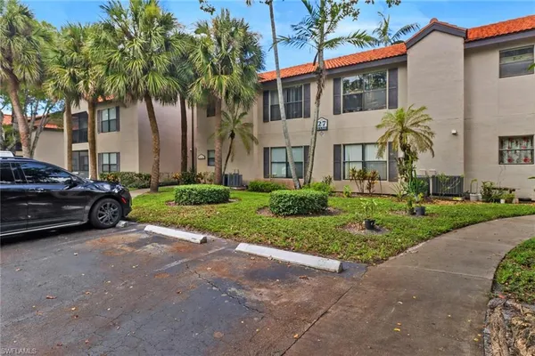 $1,800 | 2130 Arbour Walk Circle, Unit 2724, Naples, FL 34109