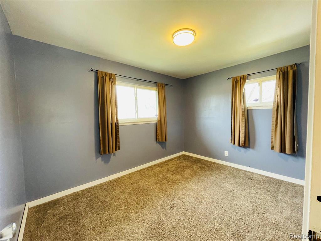 2516 James Road Auburn Hills, MI 48326 - Photo 12 of 33