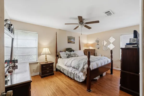$450,000 | 10922 Ivyridge Road, Houston, TX 77043