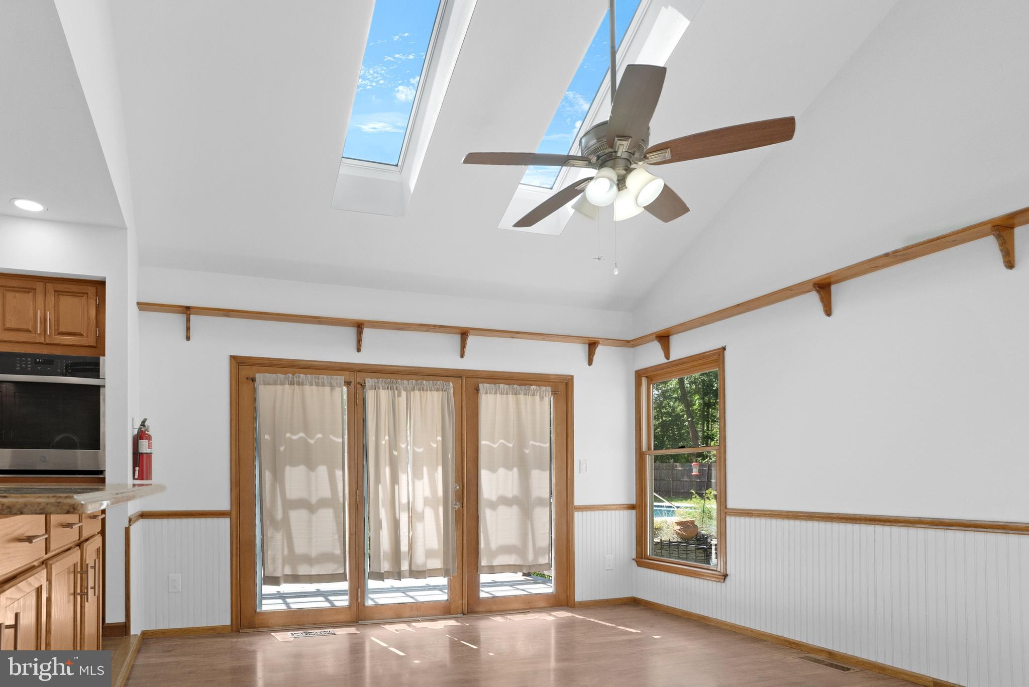 1 Madison Court Southampton, NJ 08088 - Photo 12 of 44 BREAKFAST ROOM off of kitchen