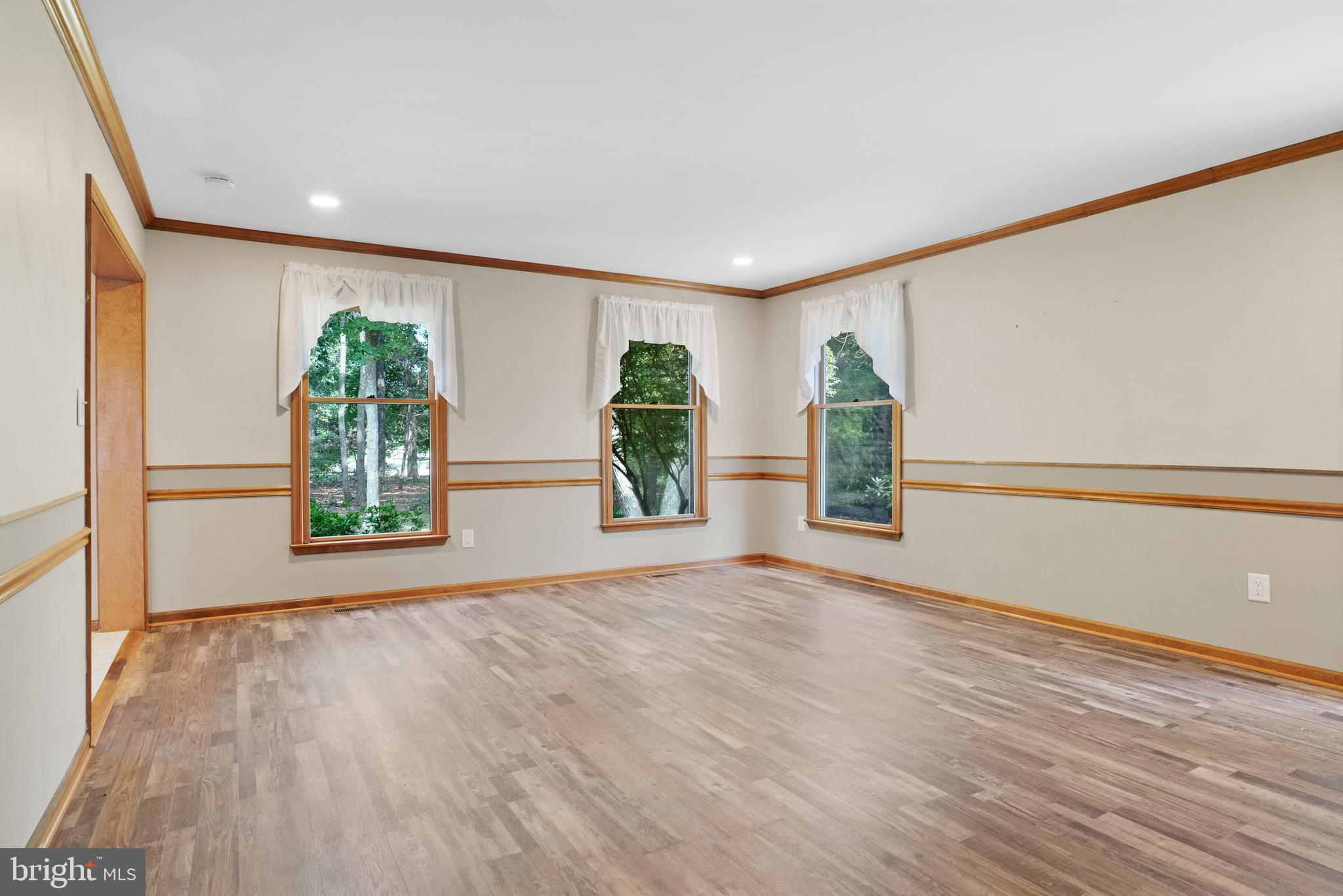 1 Madison Court Southampton, NJ 08088 - Photo 15 of 44 LIVING ROOM