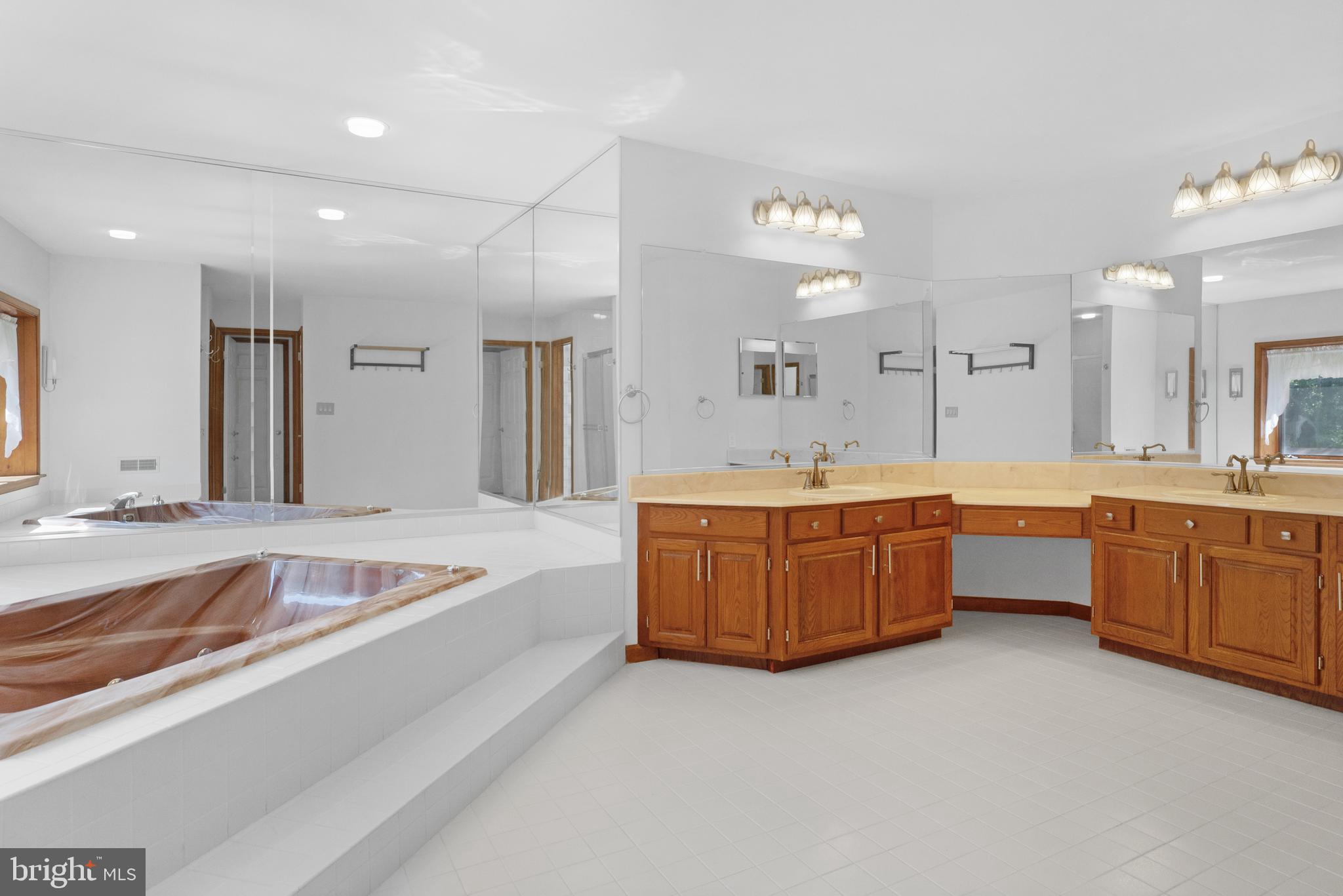 1 Madison Court Southampton, NJ 08088 - Photo 30 of 44 MASTER BATHROOM