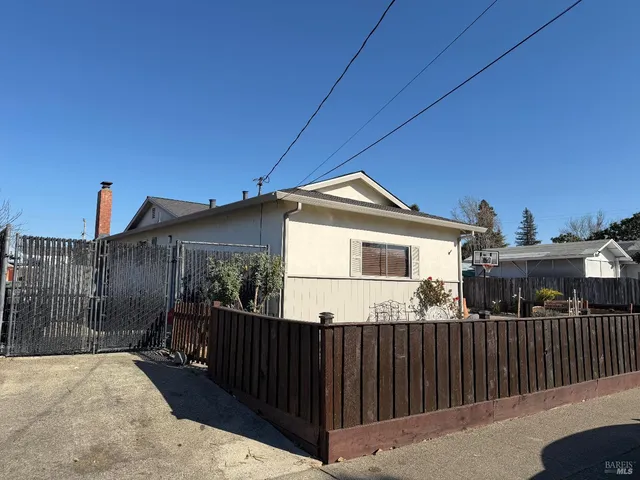 $629,000 | 611 Willrush Street, Santa Rosa, CA 95401