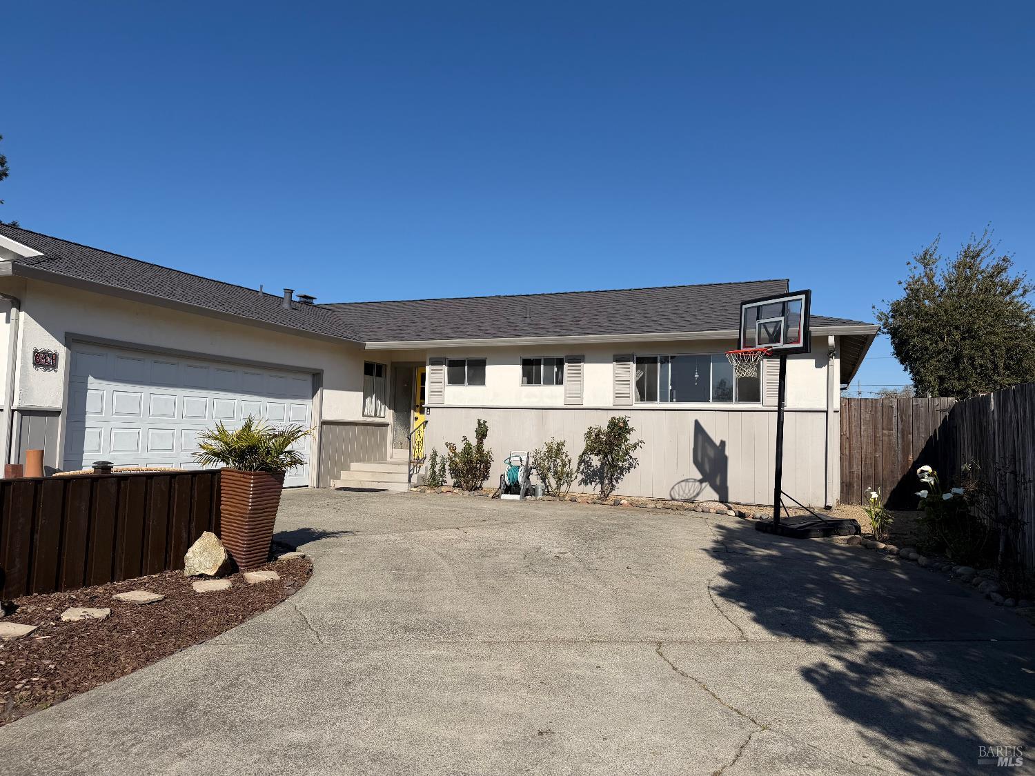 611 Willrush Street Santa Rosa, CA 95401 - Photo 4 of 19 a view of a house with backyard