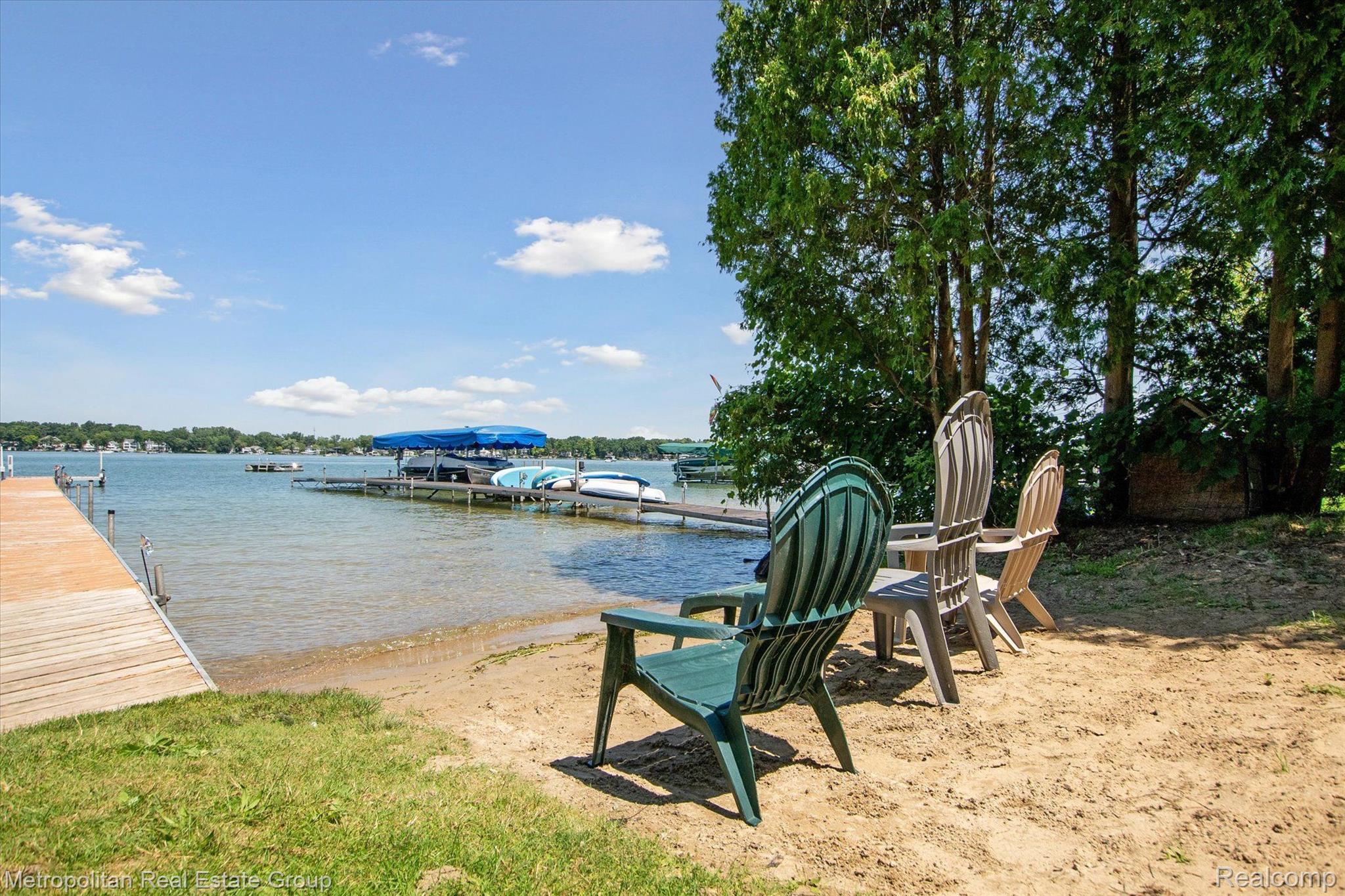 2405 Keith Road West Bloomfield, MI 48324 - Photo 32 of 43 Gallery Image 32