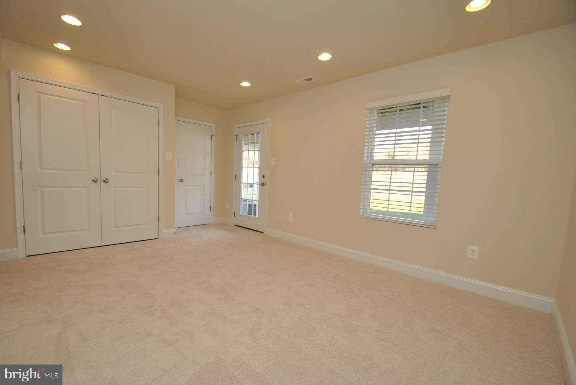 9953 Ravenhurst Road Middle River, MD 21220 - Photo 4 of 28 Gallery Image 4