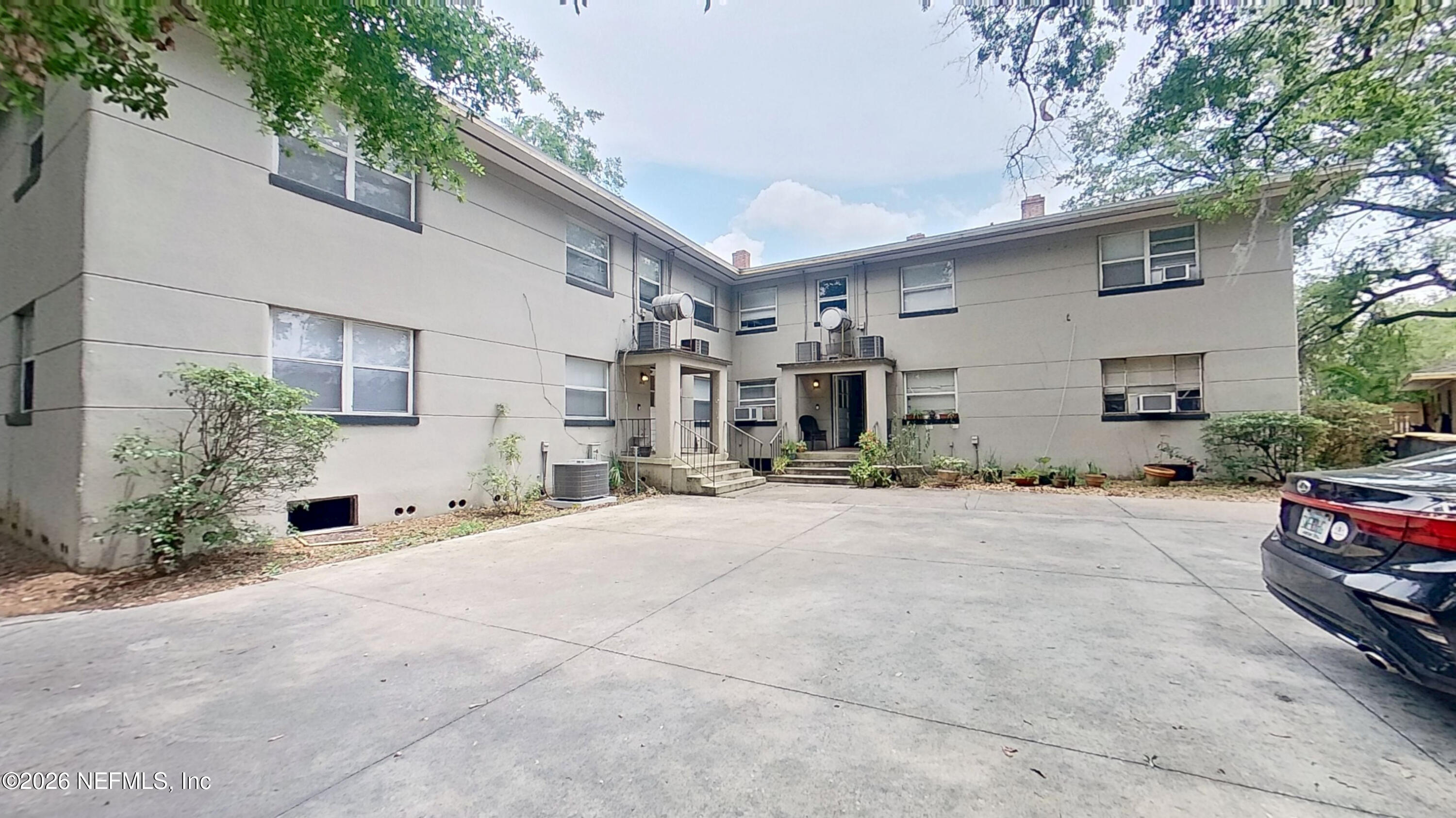 1464 Holmesdale Road, Unit 4 Jacksonville, FL 32207 - Photo 12 of 13 05232025_153636