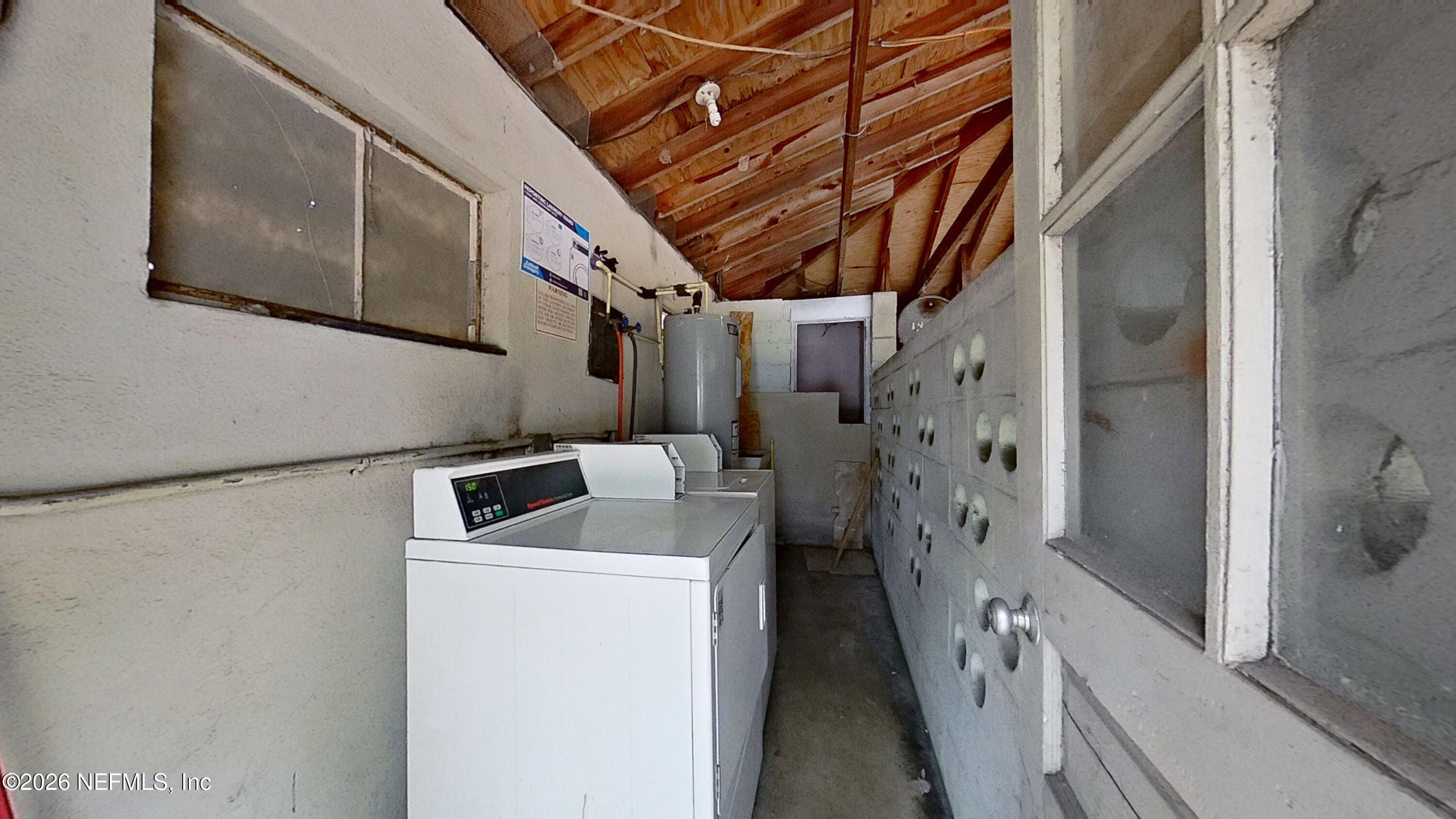 1464 Holmesdale Road, Unit 4 Jacksonville, FL 32207 - Photo 13 of 13 05232025_154432