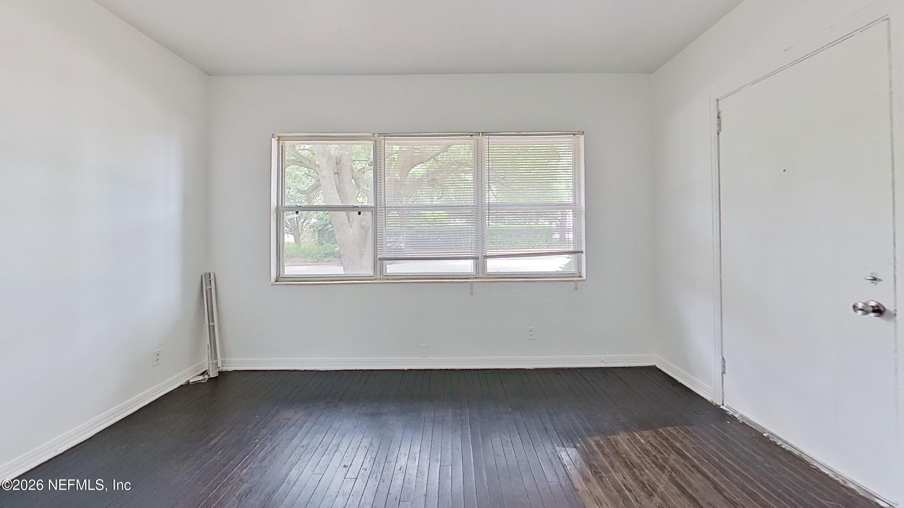 1464 Holmesdale Road, Unit 4 Jacksonville, FL 32207 - Photo 6 of 13 Living-Room (9)