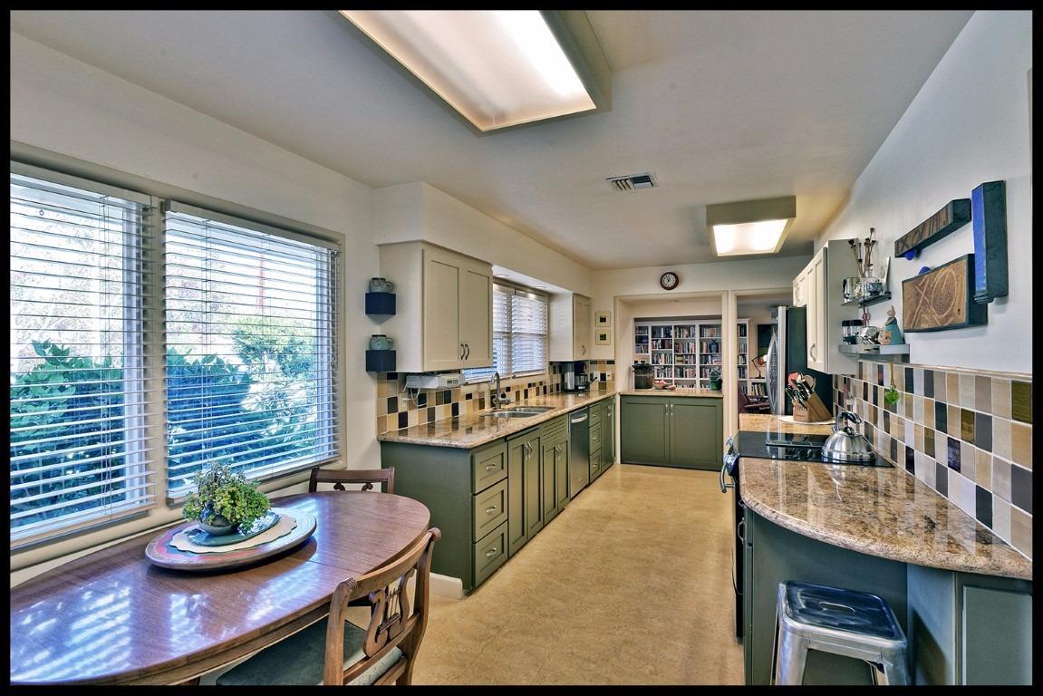 2012 Hillcrest Road Medford, OR 97504 - Photo 24 of 33 Additional Photo