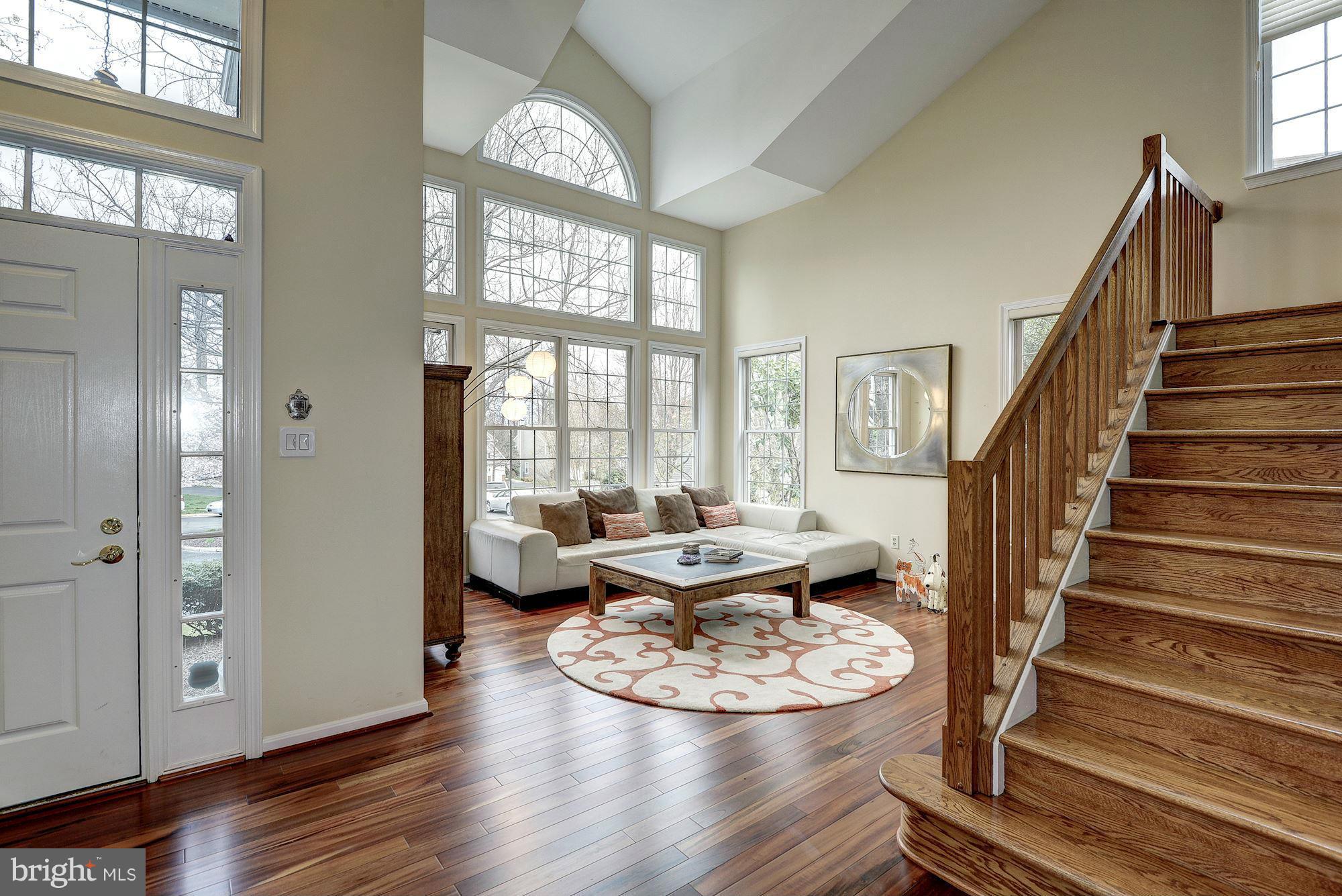 1102 Northwind Drive Reston, VA 20194 - Photo 4 of 30 Foyer to LIving Room
