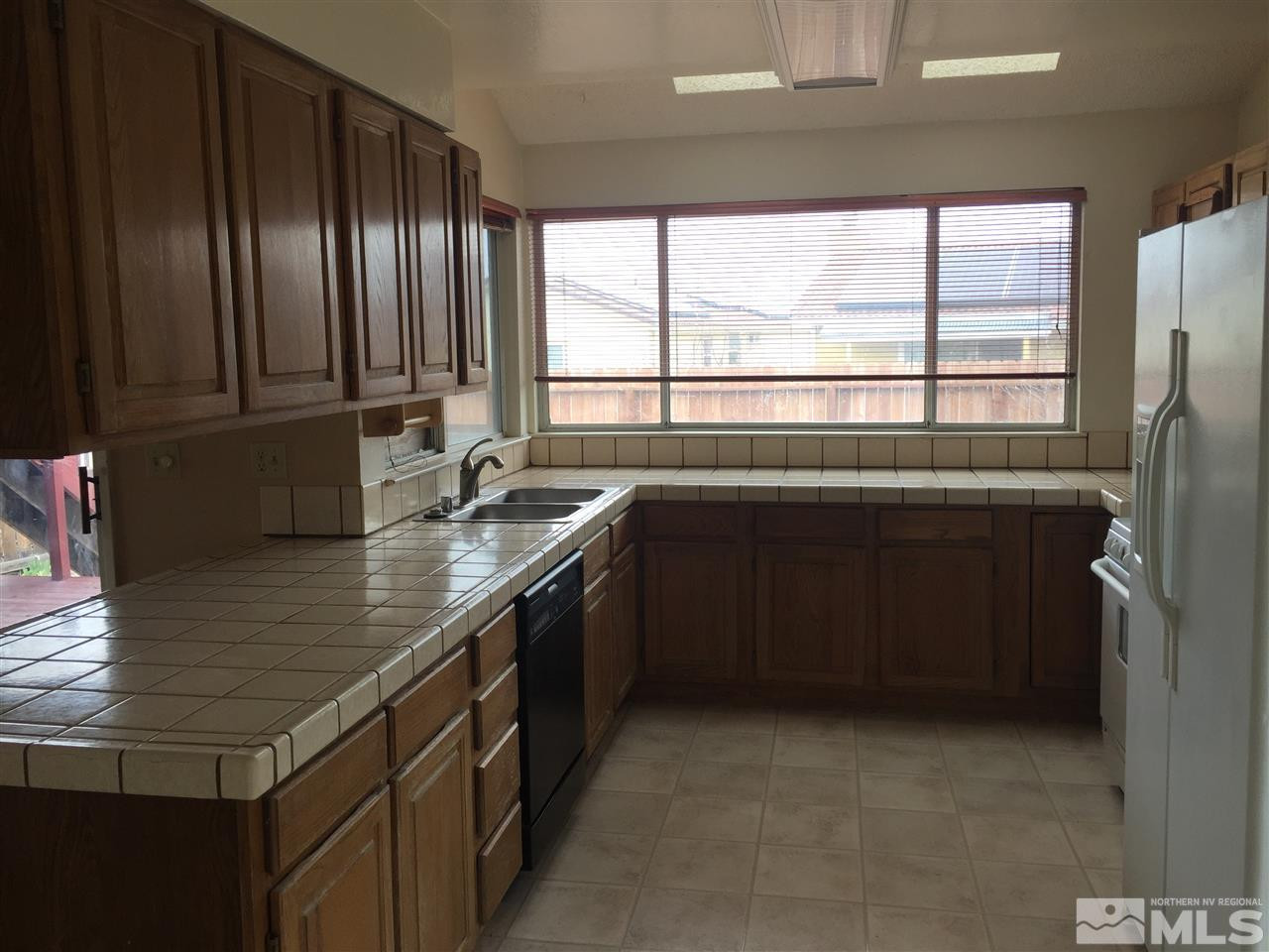 6925 Forsythia Way Reno, NV 89506 - Photo 4 of 14 Photo 4