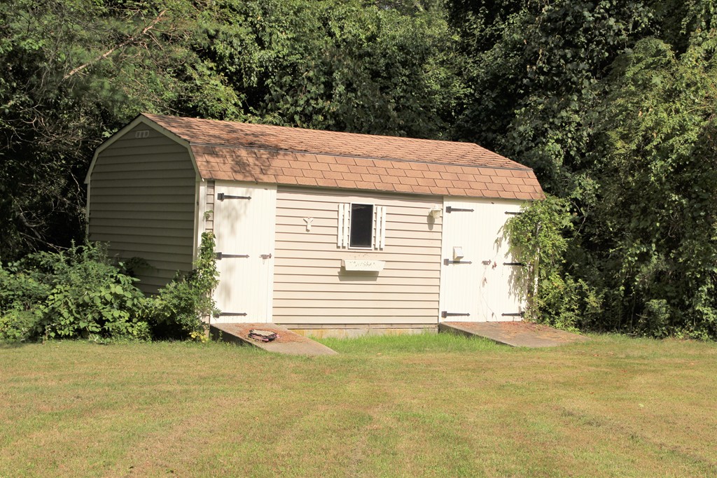 109 Howland Road Freetown, MA 02702 - Photo 7 of 30