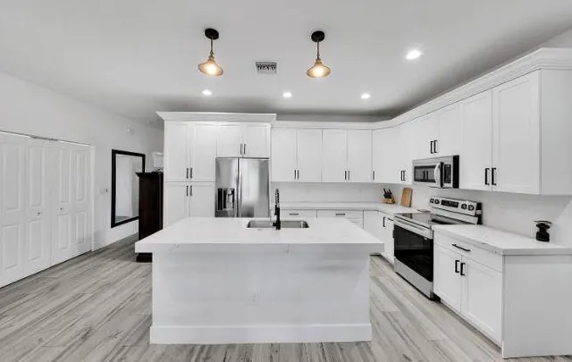 $3,500 | 337 Oak Alley, Delray Beach, FL 33444