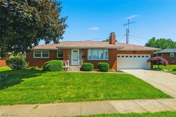 $199,900 | 1410 West Valentine Circle Northwest, Canton, OH 44708