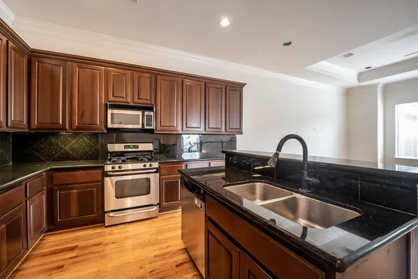 $2,495 | 308 Grove Street, Houston, TX 77020