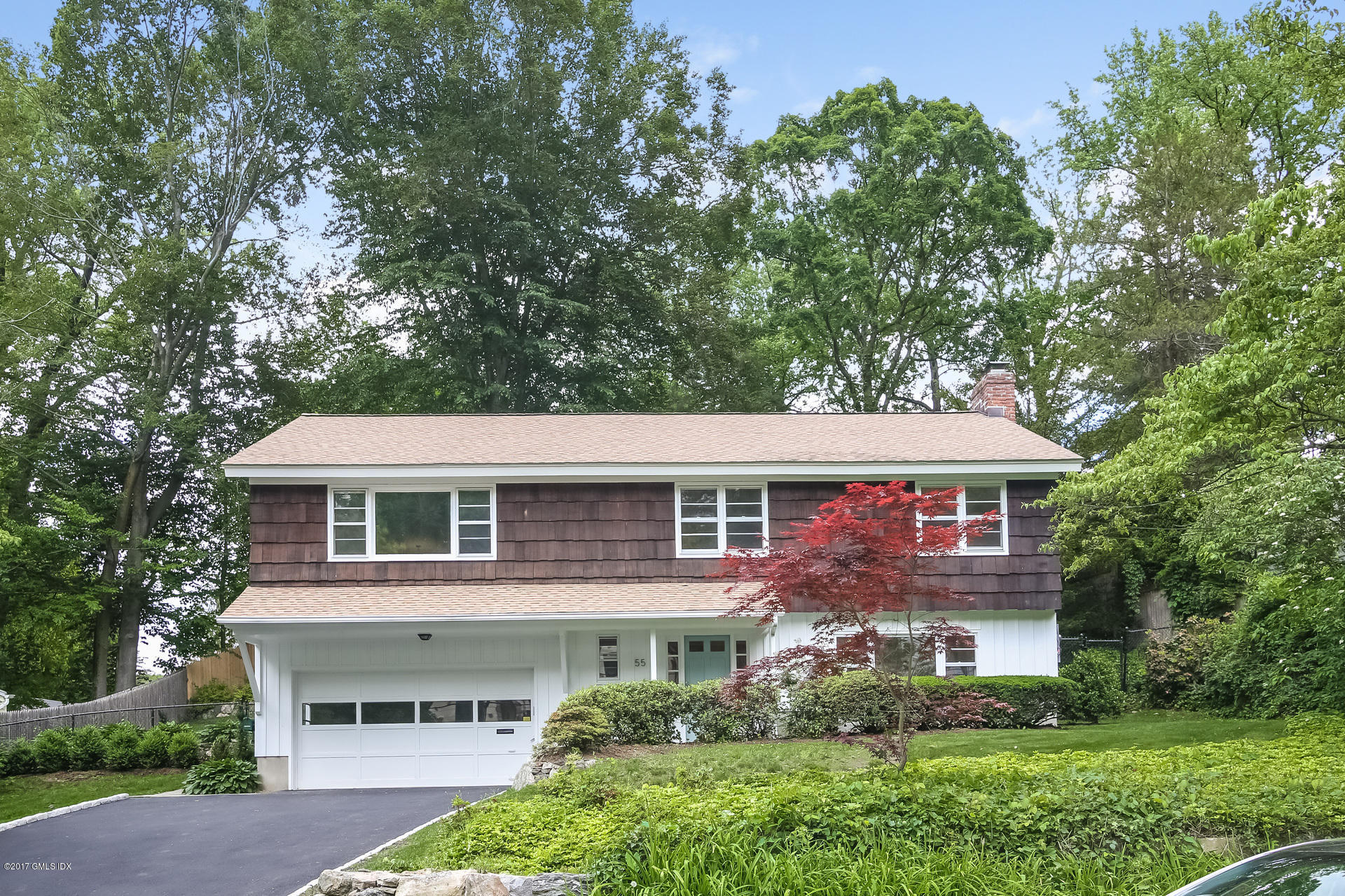 001-Front_View-4303232-medium