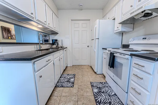 $1,500 | 6915 Forest Meadow Street, San Antonio, TX 78240