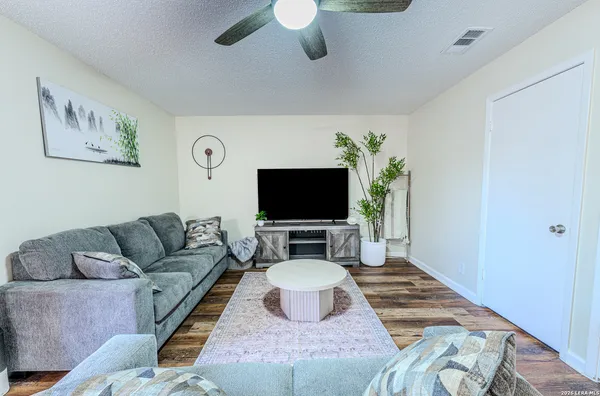 $1,500 | 6915 Forest Meadow Street, San Antonio, TX 78240