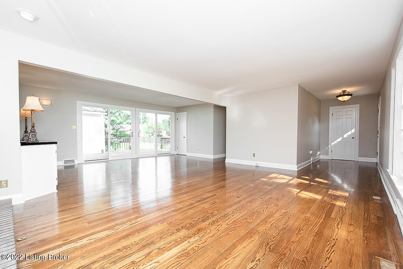 210 North Chadwick Road Louisville, KY 40222 - Photo 6 of 46 Living Room