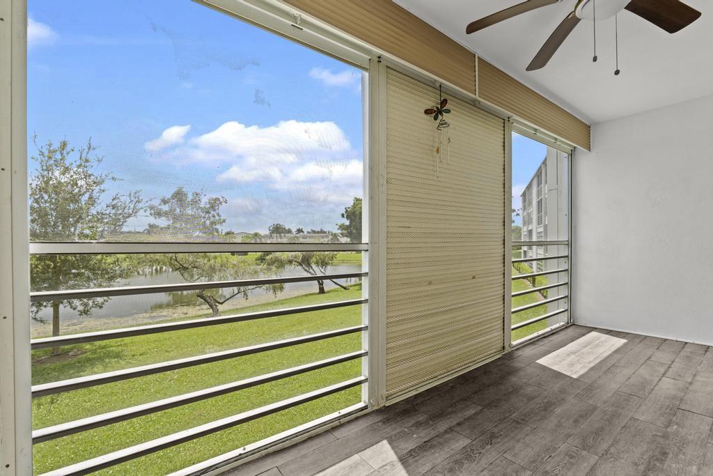 2044 Hythe A Boca Raton, FL 33434 - Photo 17 of 34 DSC04924