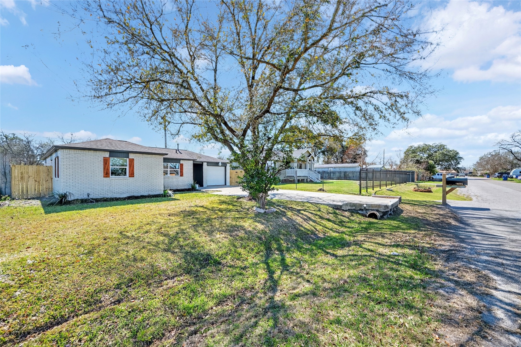 16034 Clearmeadow Street Channelview, TX 77530 - Photo 3 of 20