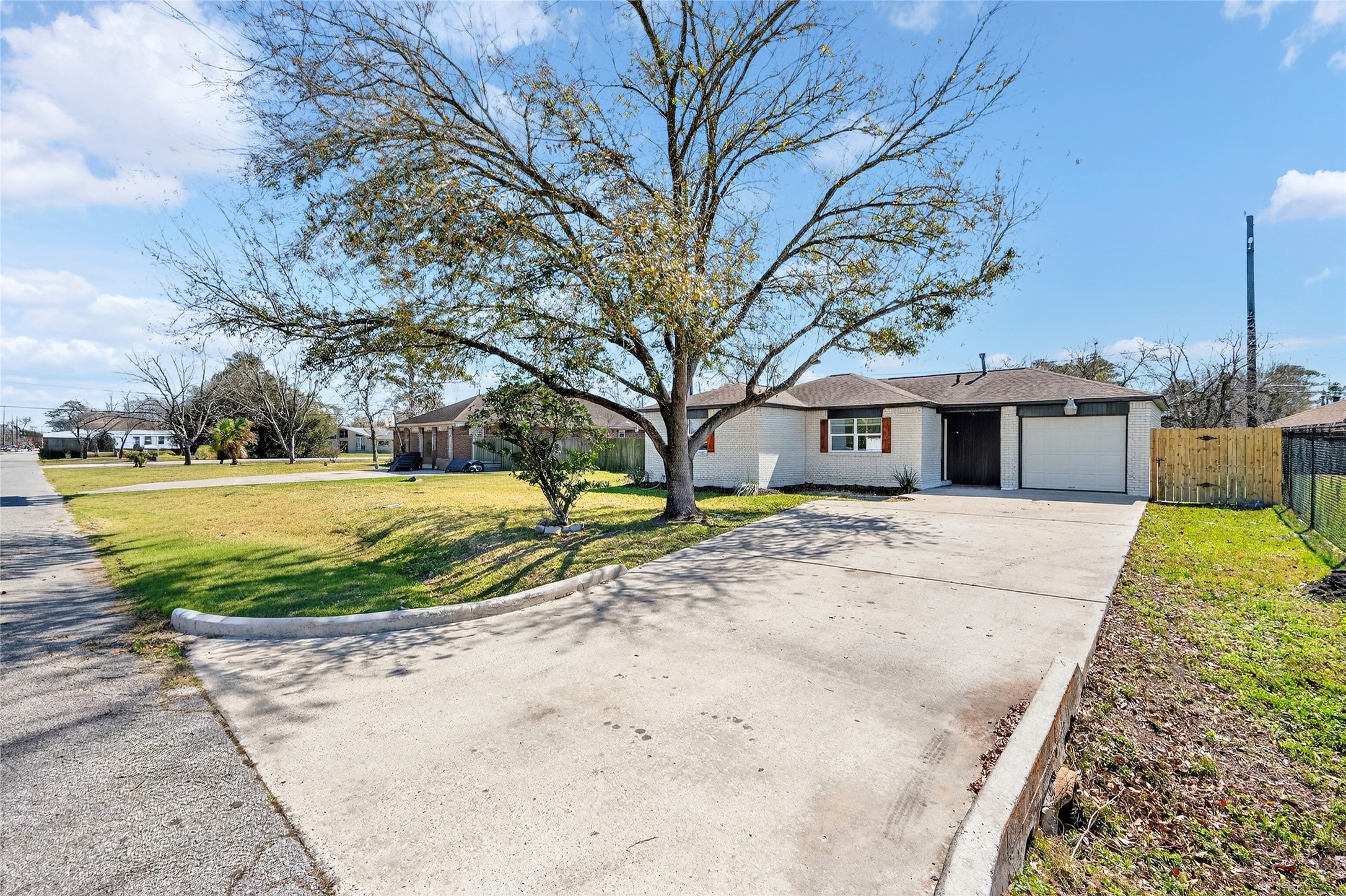 16034 Clearmeadow Street Channelview, TX 77530 - Photo 4 of 20