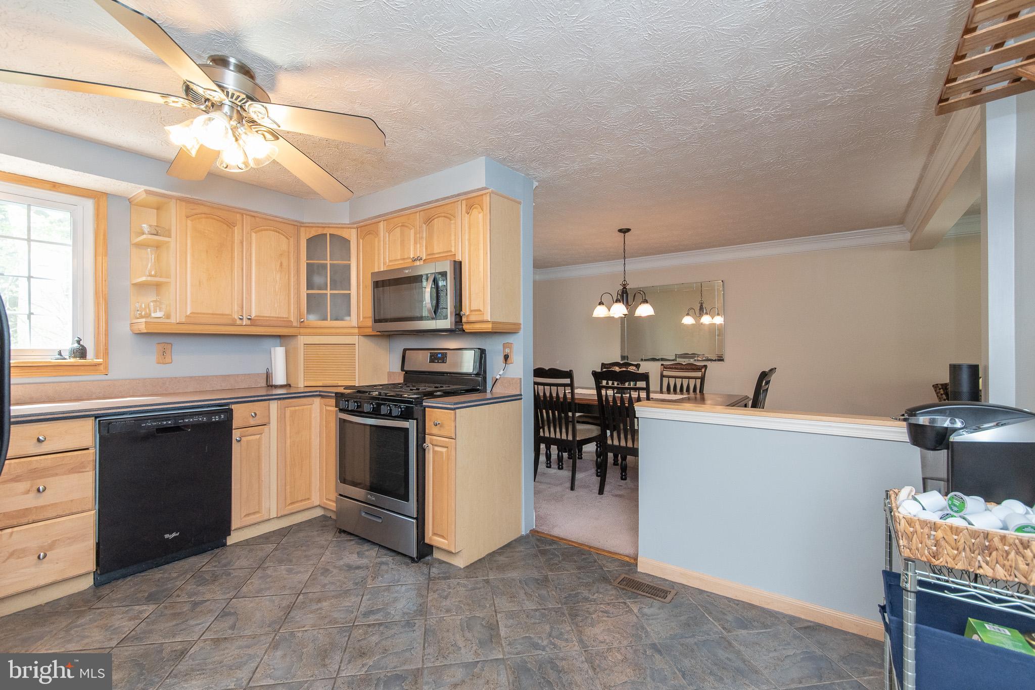 2606 Parallel Path Abingdon, MD 21009 - Photo 11 of 50 Kitchen