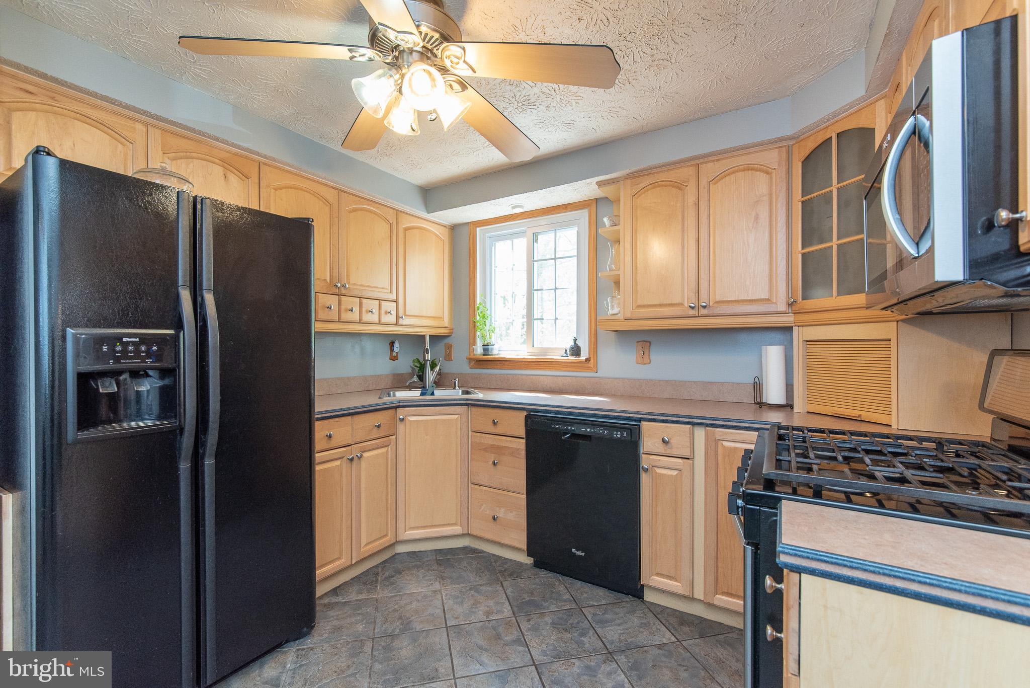 2606 Parallel Path Abingdon, MD 21009 - Photo 13 of 50 Kitchen