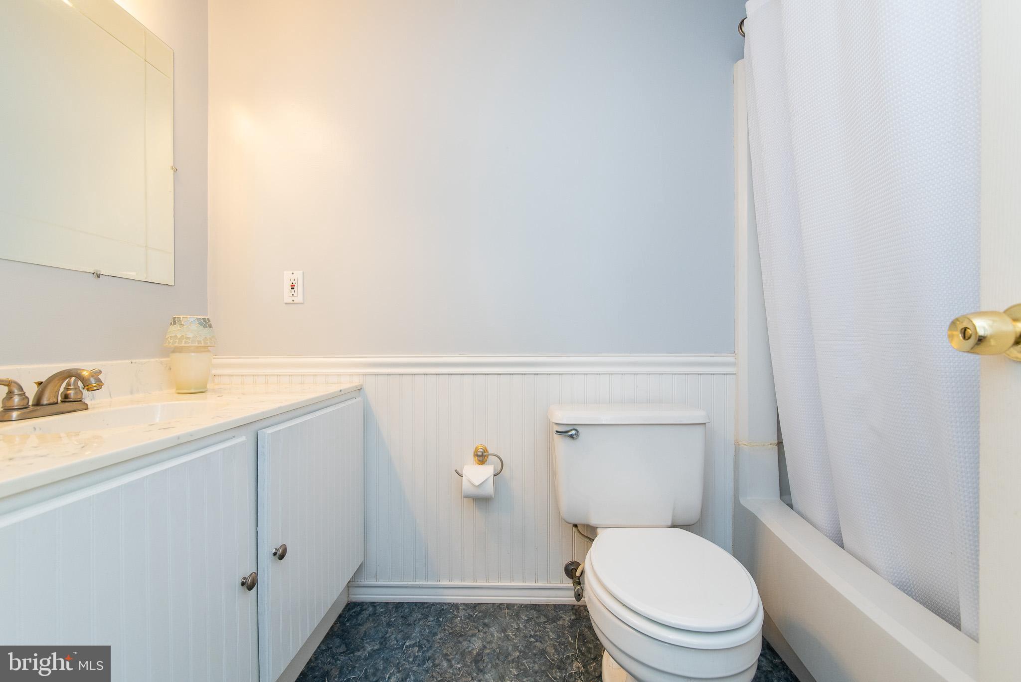 2606 Parallel Path Abingdon, MD 21009 - Photo 28 of 50 Upper Level Full Bath