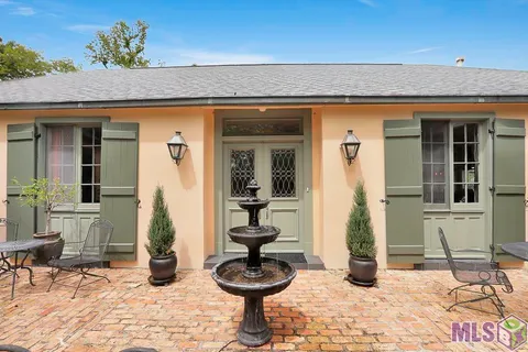 $705,000 | 8310 Oakbrook Drive, Baton Rouge, LA 70810