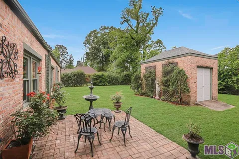 $705,000 | 8310 Oakbrook Drive, Baton Rouge, LA 70810