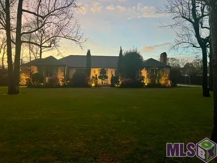 $705,000 | 8310 Oakbrook Drive, Baton Rouge, LA 70810