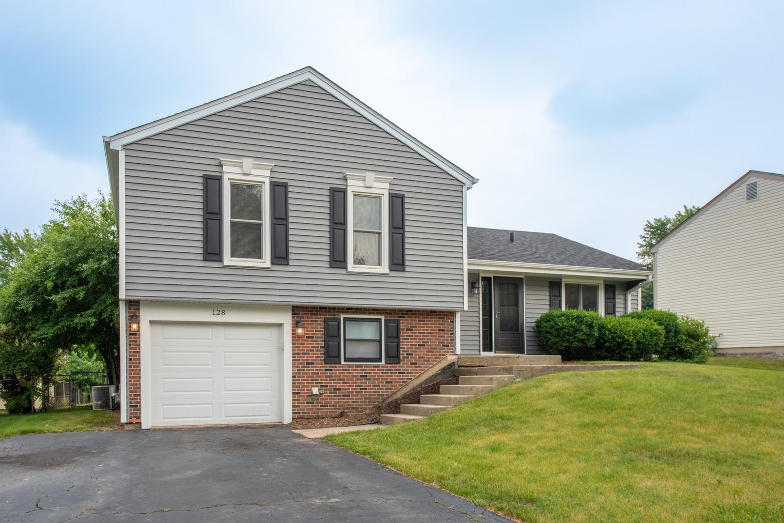 128 Sherman Street Bartlett, IL 60103 - Photo 2 of 39