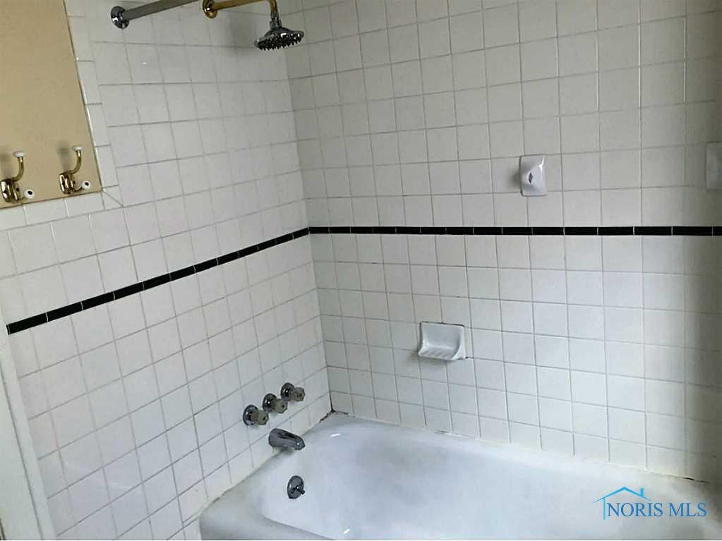 1354 Kepler Road Toledo, OH 43612 - Photo 11 of 15 Gallery Image 11
