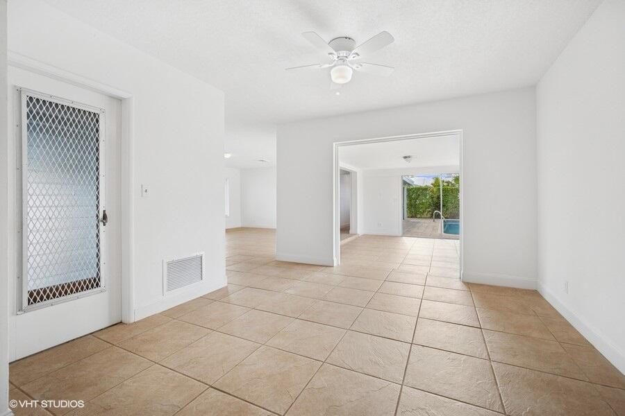 2433 Northeast 24th Street Lighthouse Point, FL 33064 - Photo 29 of 61 15_2433NE24thSt_2015_Small