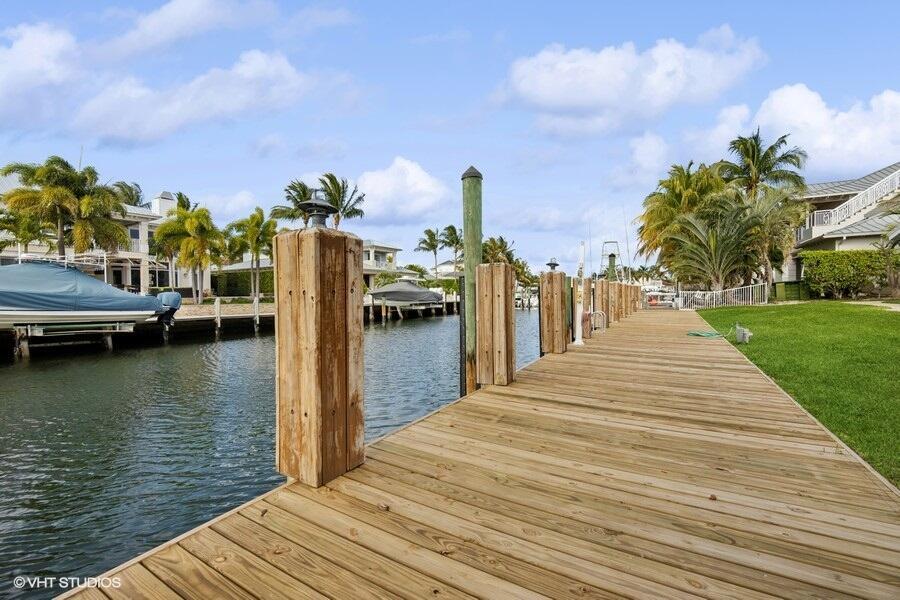 2433 Northeast 24th Street Lighthouse Point, FL 33064 - Photo 31 of 61 18_2433NE24thSt_2018_Small