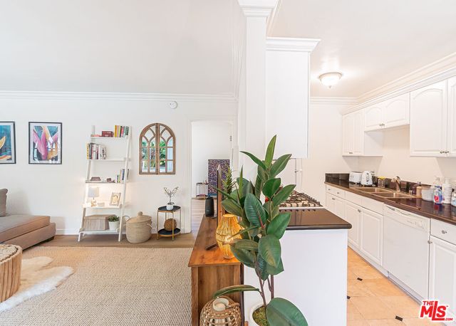 $594,000 | 2241 Virginia Avenue, Unit 6, Santa Monica, CA 90404