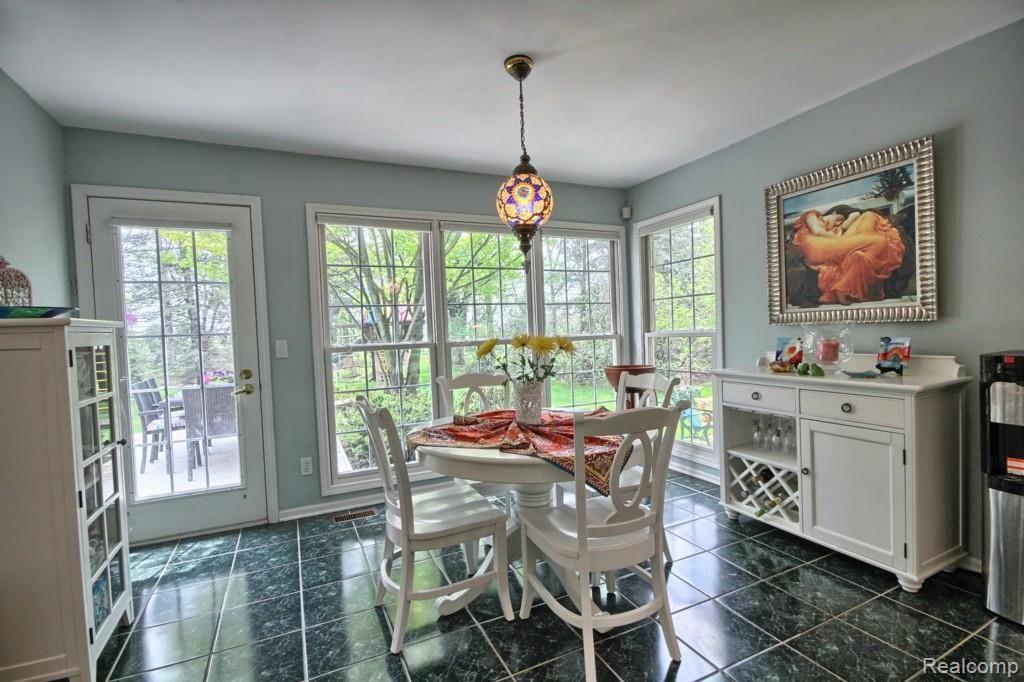 3343 West York Court Rochester, MI 48306 - Photo 13 of 30 Breakfast Nook