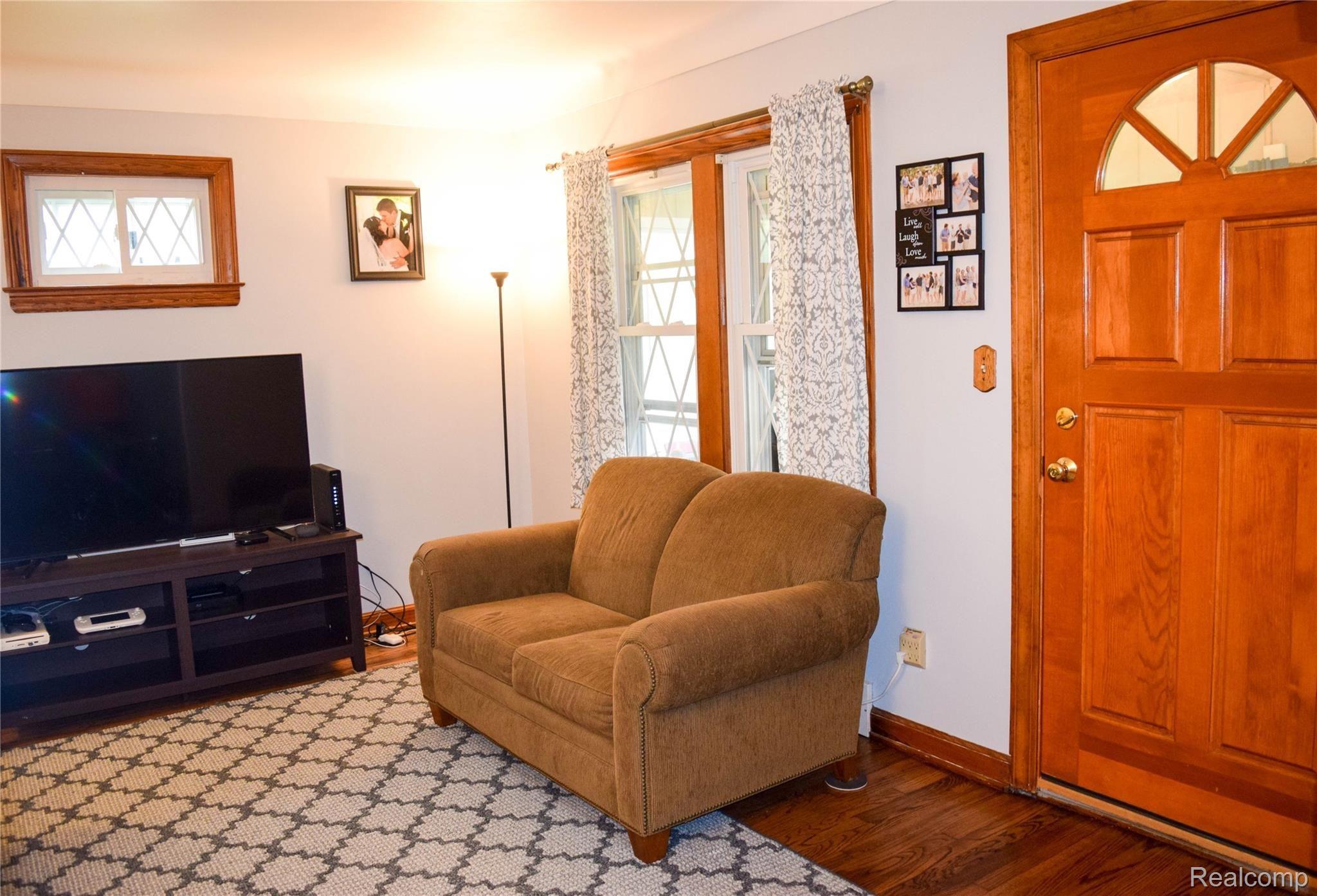 6868 Ball Road Romulus, MI 48174 - Photo 13 of 43 DSC_0055.jpg