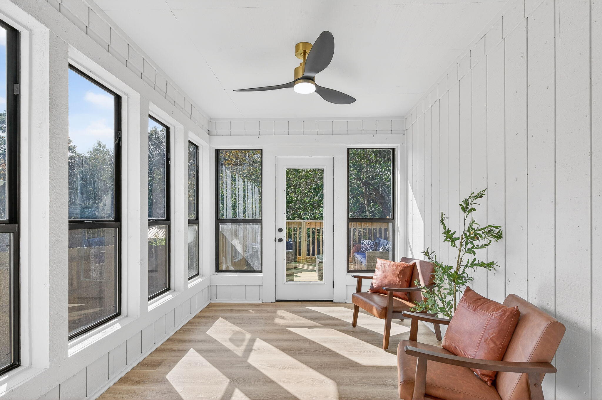 932 Ridgewood Way Niceville, FL 32578 - Photo 19 of 47 a view of a livingroom with furniture window and front door