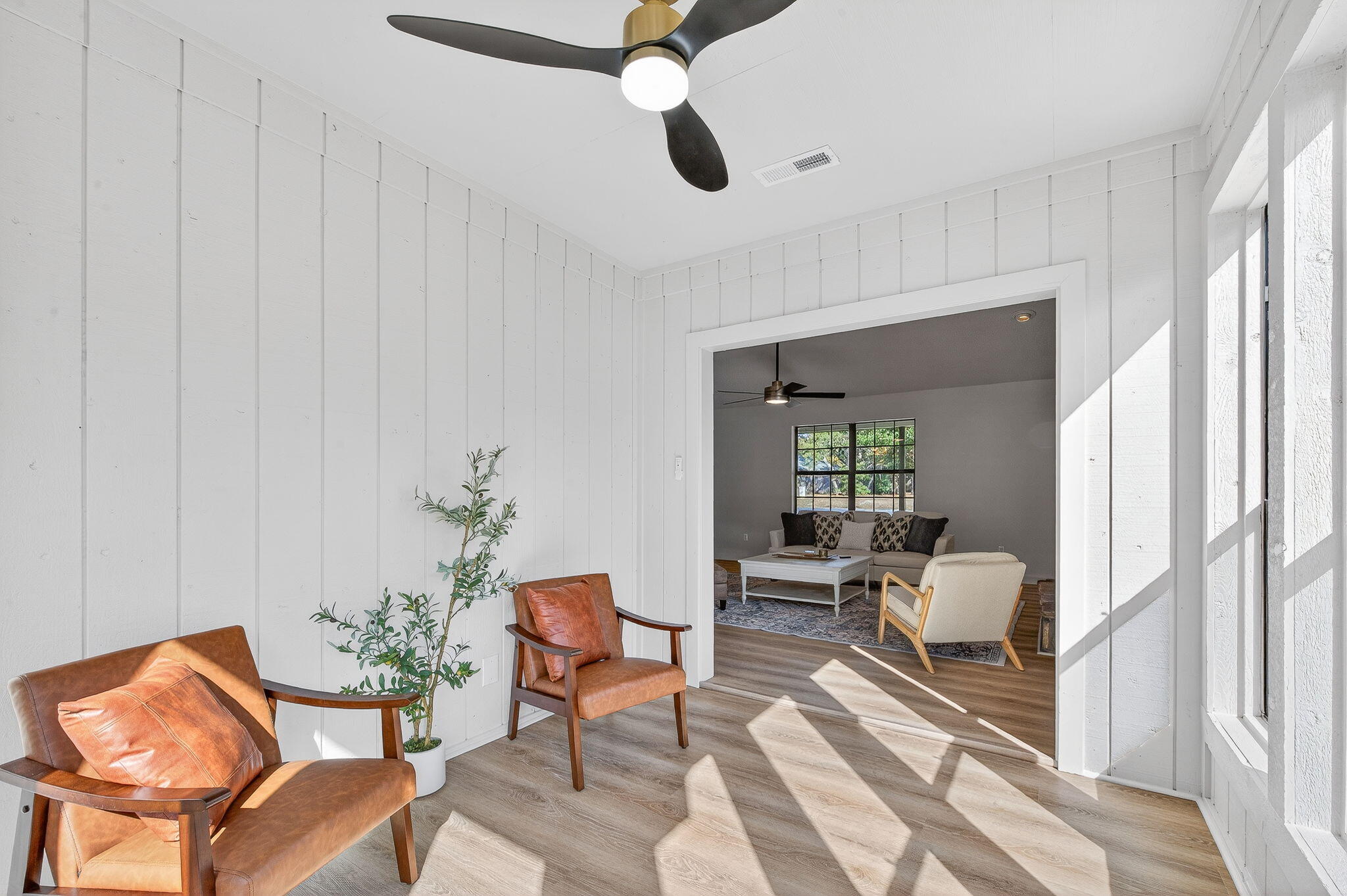 932 Ridgewood Way Niceville, FL 32578 - Photo 21 of 47 a living room with furniture