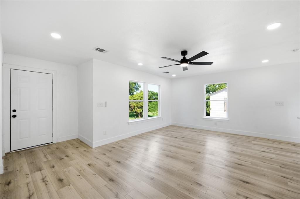 1909 Burchill Road Fort Worth, TX 76105 - Photo 5 of 18 Gallery Image 5