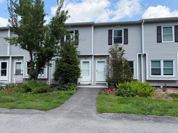 $284,900 | 17 Bixby Road, Unit 5, Spencer, MA 01562