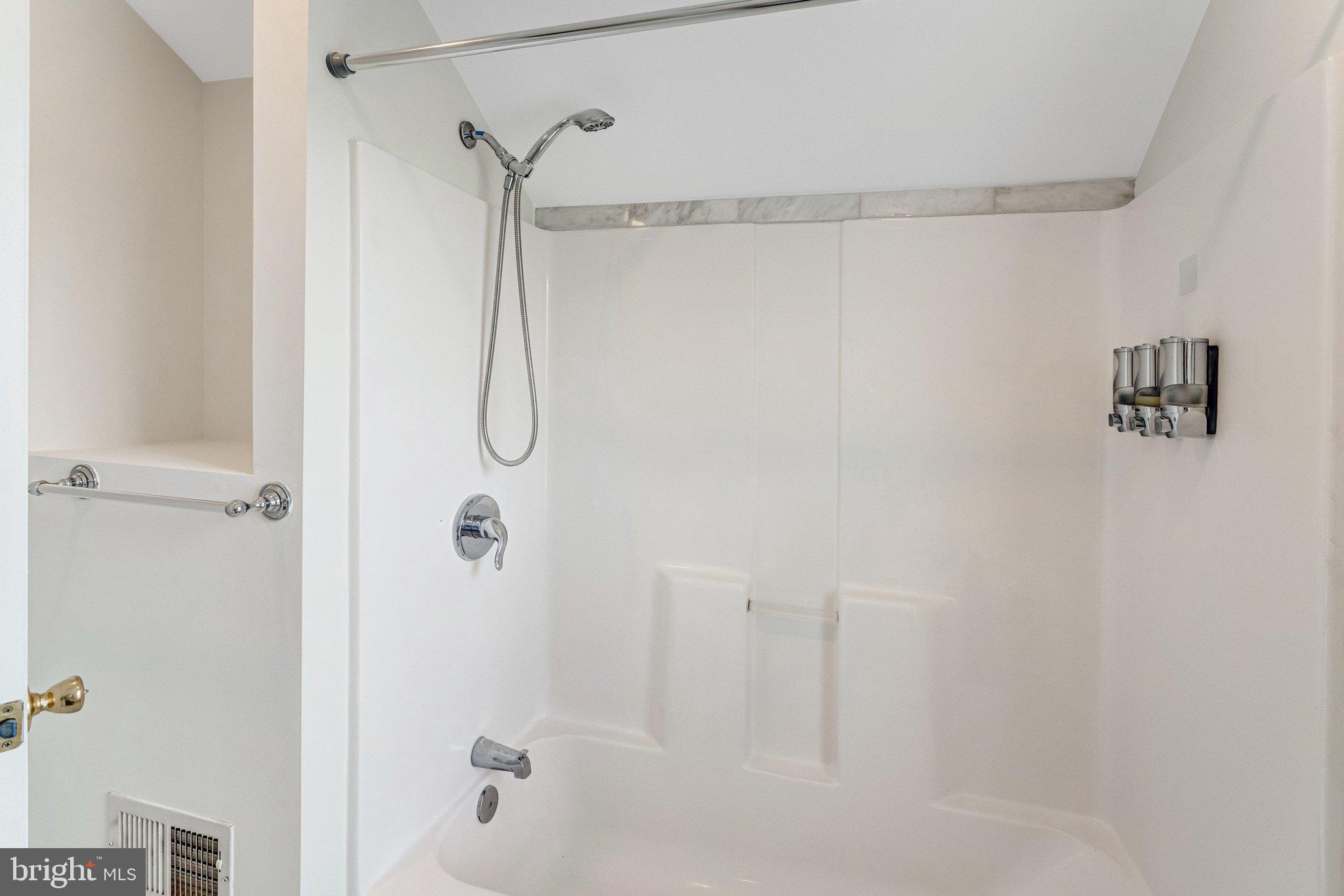 8753 Signal Hill Road, Unit 3 Manassas, VA 20110 - Photo 25 of 29