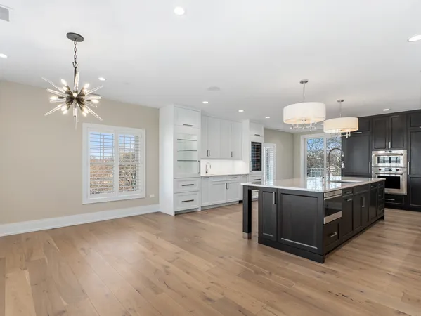 $1,875,000 | 110 South Washington Street, Unit 400, Naperville, IL 60540